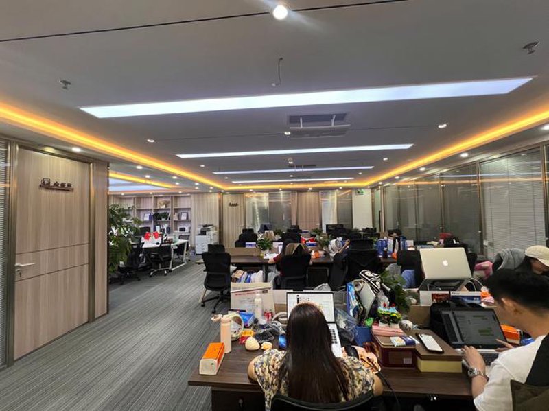 投资管理：市场动态与策略变革